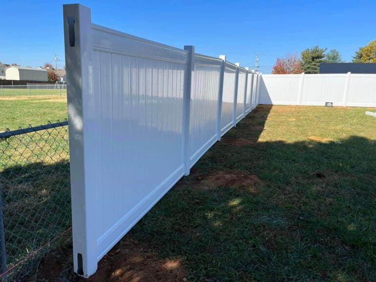 White vinyl fence installed by Basin Fence company in Abbeville Louisiana